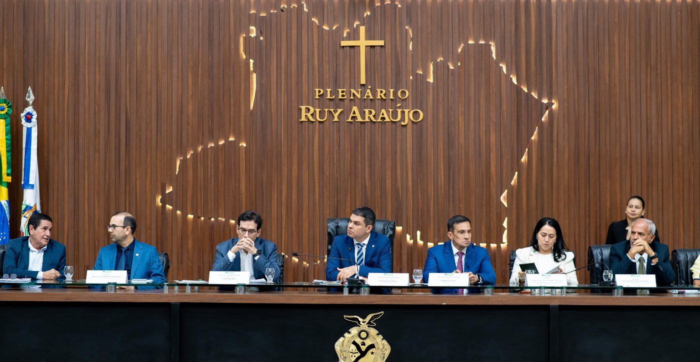 Sessão no Plenário Ruy Araújo — ALE-AM